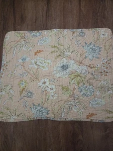 Waverly Cape Coral Quilted Standard Pillow Sham - Bild 1 von 4