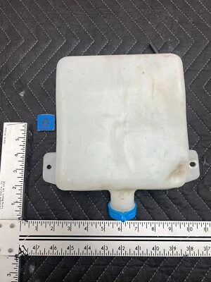 Isuzu Trooper 1998-2002 puerta trasera limpiaparabrisas depósito jarra OEM #885EM Foto 1 de 4