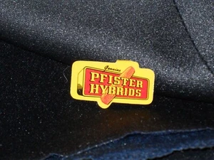Vintage ~Genuine Pfister Hybrids Corn~ Advertising Pin Button - Picture 1 of 2