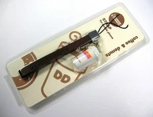 RARO DE COLECCIÓN NUEVO - DD DUNKIN DONUTS CORREA DE MUÑECA DE CUERO LLAVERO DE TELÉFONO - Imagen 1 de 2