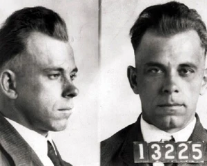 John Herbert Dillinger Gangster Staatsfeind #1 Becheraufnahme 8"x 10" Foto 17 - Bild 1 von 2