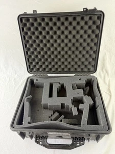 Pelican 1550 Protector Case Black *BROKEN CLIP* USED/SCRATCHED with foam - Picture 1 of 20