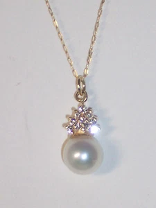 14K YELLOW GOLD 8.3 MM PEARL & DIAMOND PENDANT ON 17 INCH CHAIN NECKLACE - Picture 1 of 3