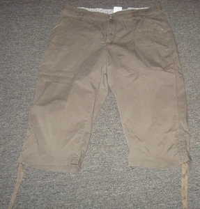 WOMEN'S PANTS - SLACKS - KNEE HIGH - CAPRI-LEE - COLOR - TAN - SIZE - 16 MEDUIM - Picture 1 of 2