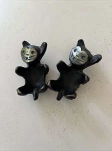 Pair of Price Imports Japan vintage iron cat shaped chopsticks holders - Picture 1 of 5