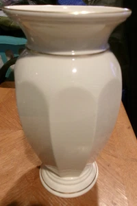 VASO LENOX AURELIA AVORIO E ORO 9" alto NUOVO SENZA SCATOLA CLASSICO - Foto 1 di 5