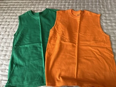 (2) Camisetas Fruit Of The Loom XL sin mangas, funcionan pequeñas, más como M-L Foto 1 de 4