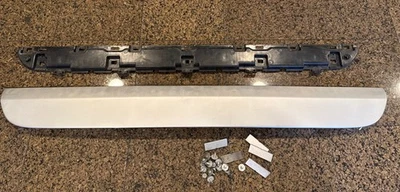 Moldura de cubierta inferior puerta trasera Mercedes-Benz W163 2002-05 Foto 1 de 4