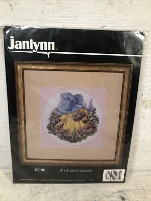 "Nuevo kit de punto de cruz contado Janlynn niña recogiendo flores 09-85 8"" X 8""" Foto 1 de 4