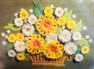 Vintage Family Circle Daisy Bouquet Crewel Kit Flower Power 1974 Needle Not Incl - Picture 1 of 8