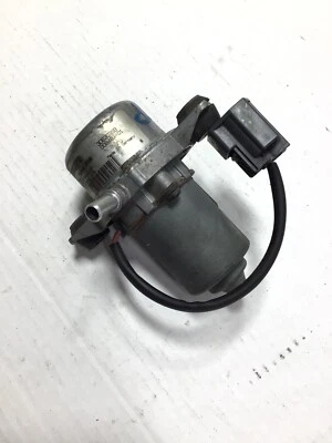2004 VOLVO XC90 AUXILIARY BRAKE VACUUM PUMP !! - Image 1 of 4