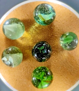 OLD TOY MARBLES 3 VEIN 6 no(2green,3 white,1blue base) with streak cats eye - Picture 1 of 19