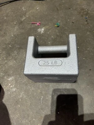 Peso de calibración Troemner con mango de agarre Ez 25 lb | Clase de calibración 5 Foto 1 de 3