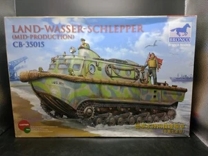 Bronco Models 1/35 Land-Wasser-Schlepper (Mid Production) Utility Vehicle - Picture 1 of 9