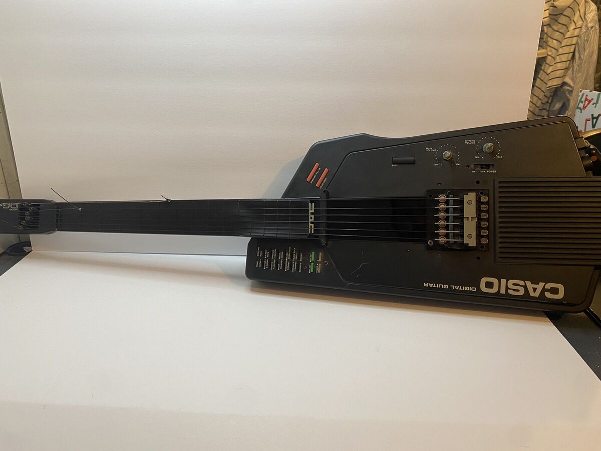 CASIO DG-1 Digital Guitar Synthesizer, Electric Guitar CASIO DG-1 Digital Guitar Synthesizer, Electric Guitar