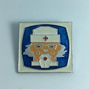 Vintage pin badge with the fairy tale "Doctor Aibolyt" USSR - Picture 1 of 4