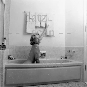 Foto de Ron Vogel de la década de 1950 - sexy chica pinup desnuda Patty Hutton - pastel de queso v622868 - Imagen 1 de 1