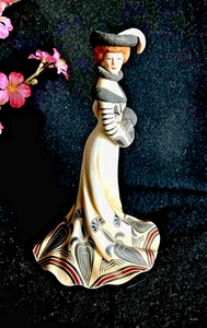 Lenox "Tea at the Ritz" Fine Porcelain Lady Sculpture Figur Vintage 8,5" Tall - Bild 1 von 20