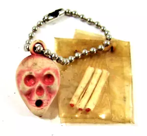 Vintage rauchender Schädel Gumball Charm auf Schlüsselanhänger OVP 3er-Pack Charm Zigaretten - Bild 1 von 4