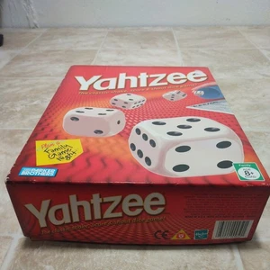 Yahtzee Parker Brothers board game 2005 - Picture 1 of 8
