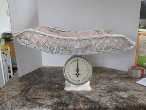 Antique Wicker 25 Lb By Ounces Baby Scale - Picture 1 of 16