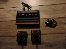 Atari Flashback Classic Game Console With 2 wireless Controllers D10507 Tested