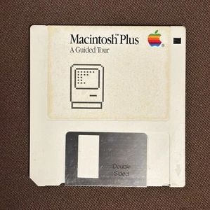 "Disquete de colección Apple Mac Macintosh Plus 1985~ Una visita guiada de 3,5"" 690-5065-A" - Imagen 1 de 6