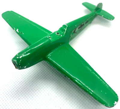 Avião fundido verde ME-109 fabricado na Alemanha COMO ESTÁ PARA PEÇAS - Imagem 1 de 4