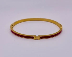 Brazalete Clic H Letra Brazalete Chapado en Oro Acero Inoxidable Dorado Rojo Delicado Limpio - Imagen 1 de 3