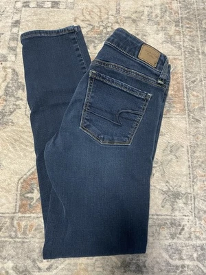 AMERICAN EAGLE Dark Blue Wash Denim Jeans Jeggings Skinny Super Stretch Short 4 - Image 1 of 4