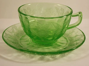 DEPRESSION GLASS FLORAL POINSETTIA GREEN CUP AND SAUCER JEANNETTE GLASS - Picture 1 of 4