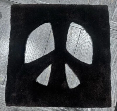 和平标志簇绒棕色地毯墙壁装饰车库卧室 Mancave — 第 1/3 张图片