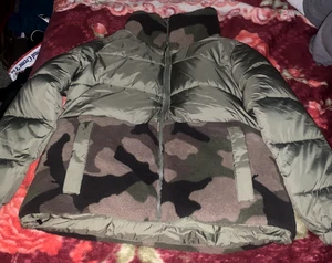 Columbia fall or winter puffer coat men, military camouflage, luxury comfort - Picture 1 of 7