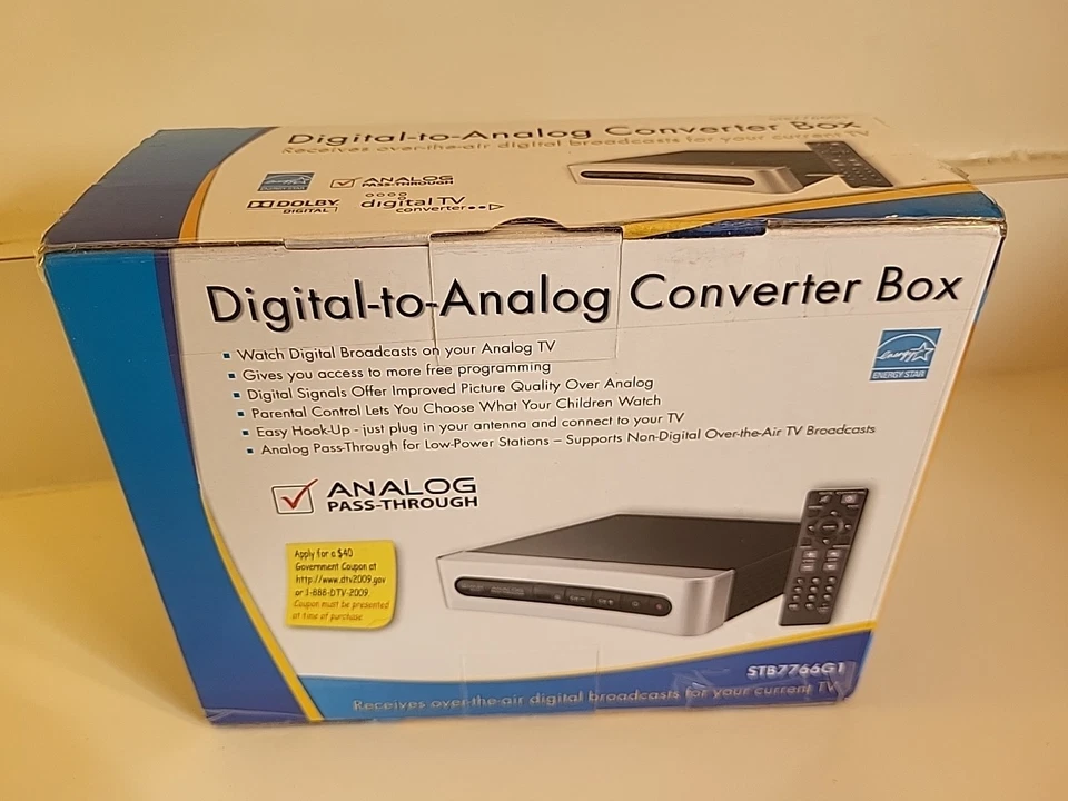 RCA TV Tuner Converter Box Analog to Digital w Remote STB7766G1 MINIMAL USE AAA