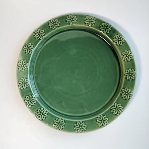 Ceramic Green Plate Foliate Motif - Picture 1 of 6