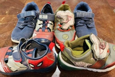 Paquete de 3 para niños: zapatos para niños pequeños talla 9 - Jurassic Park, Spider-Man y azul macizo Foto 1 de 4