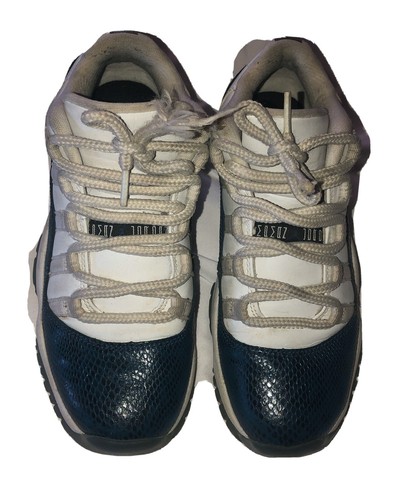 Sneakers basse Air Jordan Retro 11 taglia 6Y bianco blu pelle di serpente CD6847 102 GS
