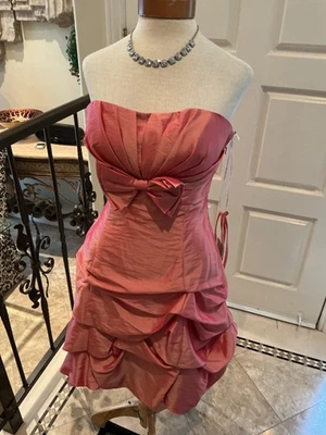 Vestido de cóctel sin tirantes rosa coral ALYCE 4118 calce acampanado corsé con cordones espalda 10 Foto 1 de 4