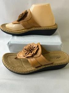 Cliffs By White Mountain Carnation (Flower) Comfort Thong Sandals Size 8.5 M NEW - Picture 1 of 6