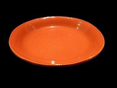 Plato de ensalada de loza VIETRI "Paprika", frente rojo-marrón con respaldo amarillo Foto 1 de 4