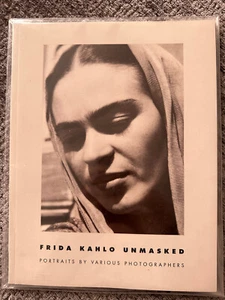 Frida Kahlo entlarvter Ausstellungskatalog Porträts verschiedener Fotografen 1995 - Bild 1 von 2