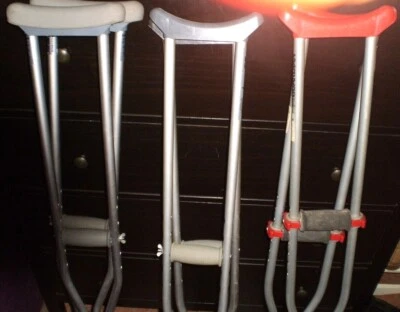 Par de muletas médicas para caminar talla 1 adulto Foto 1 de 4