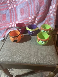 Lotto di 6 tazze vintage 1969 Pillsbury Kool Aid Style Funny Face plastica - Foto 1 di 3