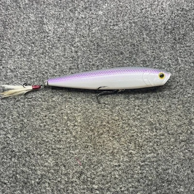 Señuelo Lucky Craft Gunfish 115 Topwater 4,5" 3/5 oz - sábalo lavanda Foto 1 de 4