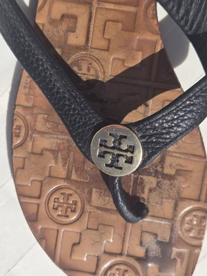 Sandalias Tory Burch Thora Cuero Grano Guijarro Negro Tanga Chanclas Logo Talla 8 Foto 1 de 4