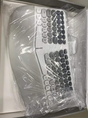 Ergonomic Wireless Keyboard and Mouse Set Creamy Wireless Keyboard Silent Mice S - Image 1 of 2