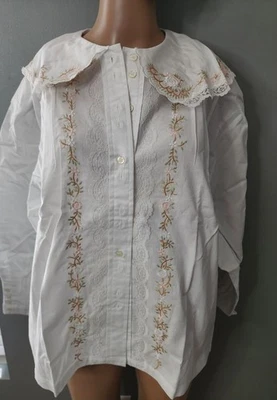 Blusa Together Top Mujer Grande Blanca Bordada Encaje Bordado Cuello Botón Delantero Foto 1 de 4