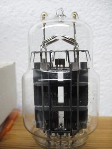 6C33C Röhre Einzelstück Neu ohne Getterspiegel Sammler Vitrine - Bild 1 von 8