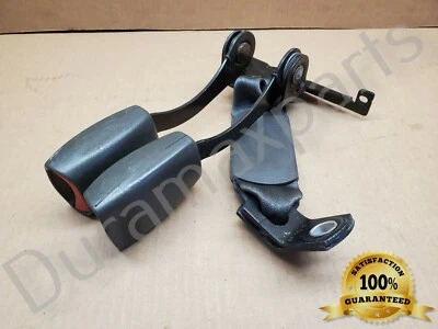 2003 - 2006 GMC Chevrolet Cadillac 2nd Second Row Seat Belt Buckle OEM 1KP168034 Foto 1 de 4