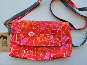 Kleine rote Handtasche Upcycling Stoff, Second Chance Bangkok Thailand - Bild 1 von 3